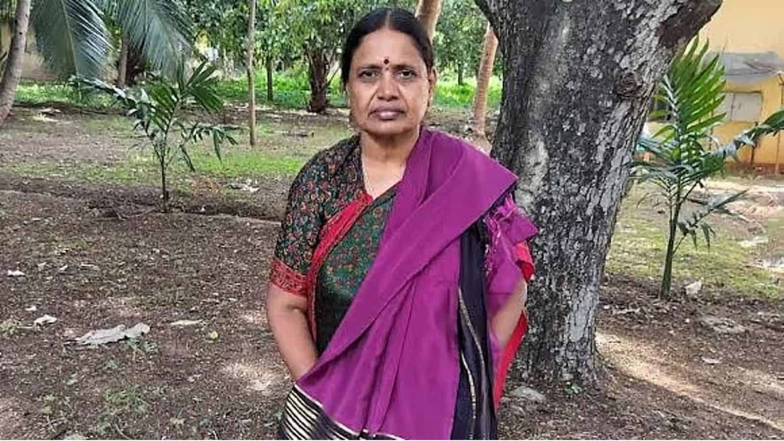 KSIC worker buys Mysore Silk saree after 30 years of producing them