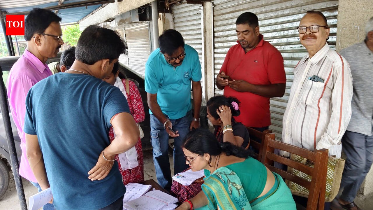 Mysuru and Mandya Voters Face Age Mistakes and Missing Names in Draft Electoral Roll
